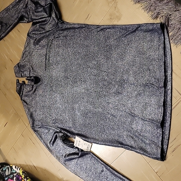 NWOT Turtleneck shimmer top - Picture 2 of 5